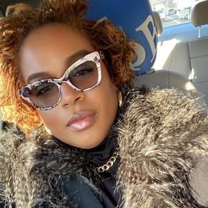 Meet your Posher, Alice